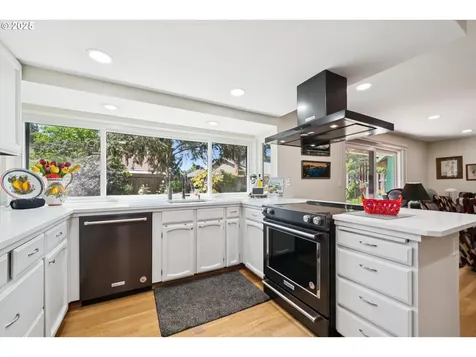 11820 SW Reid Court Beaverton OR 97008