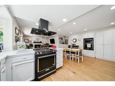 11820 SW Reid Court Beaverton OR 97008
