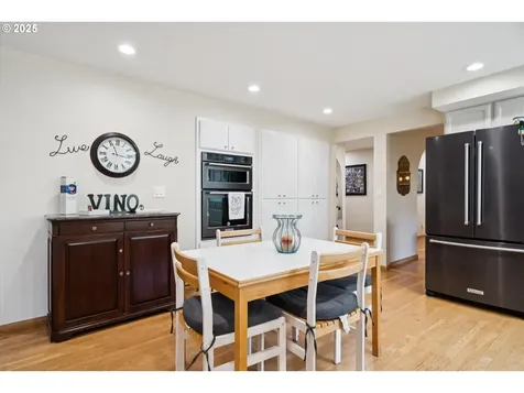 11820 SW Reid Court Beaverton OR 97008