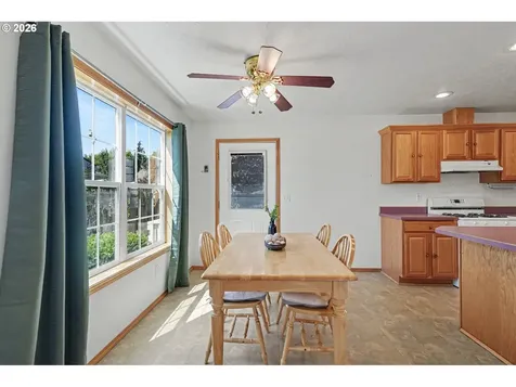 740 SE Lacey Street Sheridan OR 97378