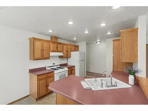 740 SE Lacey Street Sheridan OR 97378