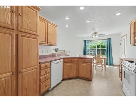 740 SE Lacey Street Sheridan OR 97378