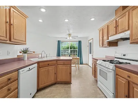 740 SE Lacey Street Sheridan OR 97378