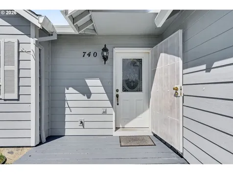 740 SE Lacey Street Sheridan OR 97378