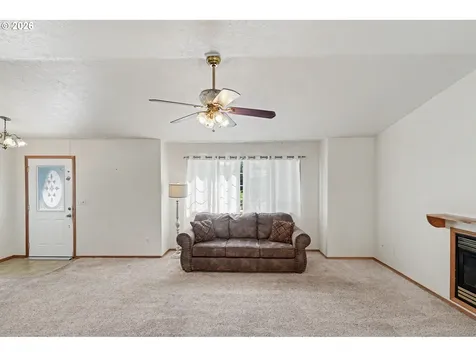 740 SE Lacey Street Sheridan OR 97378