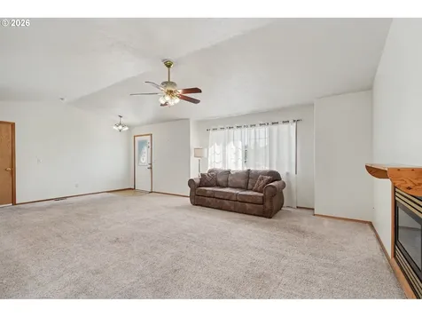 740 SE Lacey Street Sheridan OR 97378