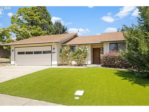 904 NW Carol Drive Grants Pass OR 97526