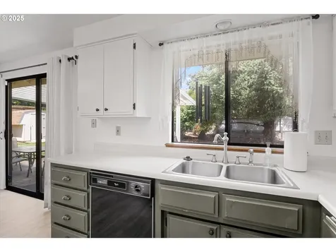 904 NW Carol Drive Grants Pass OR 97526