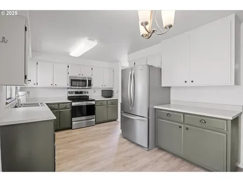 904 NW Carol Drive Grants Pass OR 97526