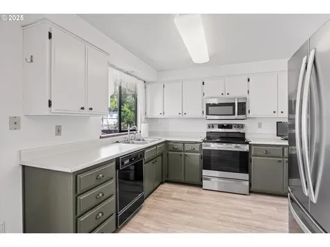 904 NW Carol Drive Grants Pass OR 97526