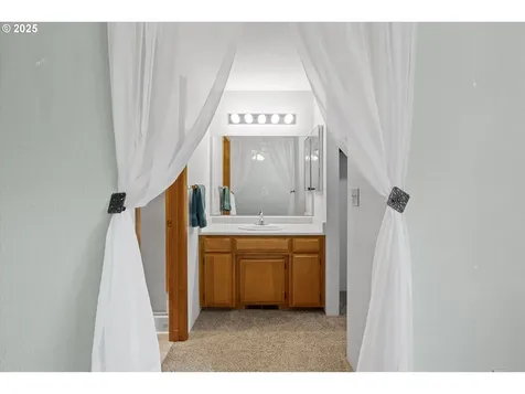 904 NW Carol Drive Grants Pass OR 97526