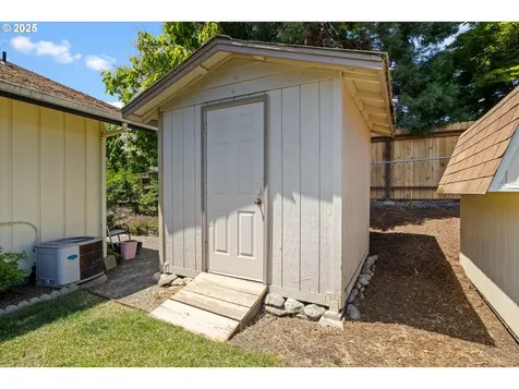 904 NW Carol Drive Grants Pass OR 97526