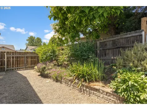 904 NW Carol Drive Grants Pass OR 97526