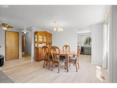 904 NW Carol Drive Grants Pass OR 97526