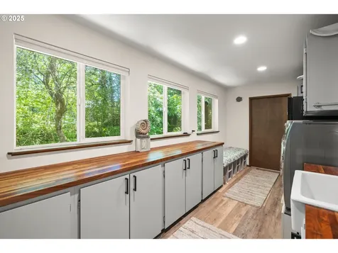 560 SE 59th Court Hillsboro OR 97123