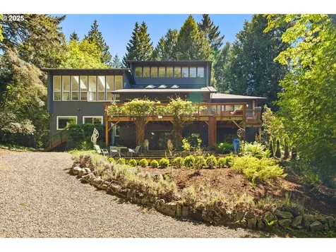 560 SE 59th Court Hillsboro OR 97123