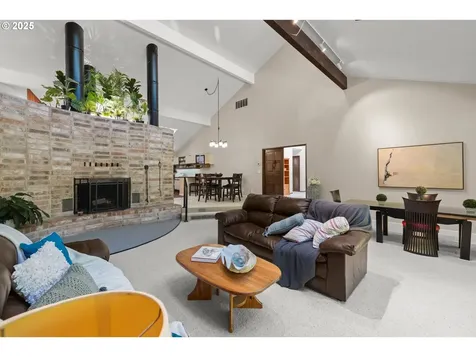 560 SE 59th Court Hillsboro OR 97123