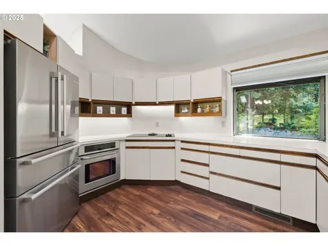 560 SE 59th Court Hillsboro OR 97123