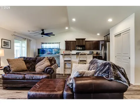 87792 Lark Street Veneta OR 97487