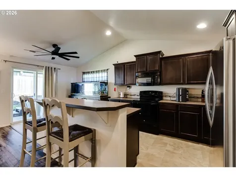 87792 Lark Street Veneta OR 97487