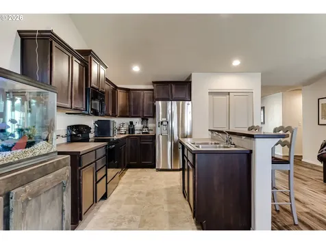 87792 Lark Street Veneta OR 97487