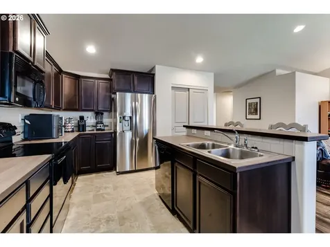 87792 Lark Street Veneta OR 97487