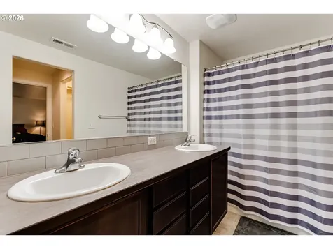 87792 Lark Street Veneta OR 97487