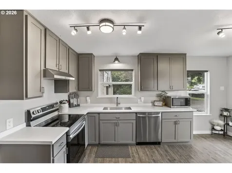 33651 SE Santosh Street Scappoose OR 97056