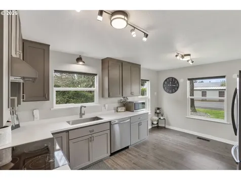 33651 SE Santosh Street Scappoose OR 97056
