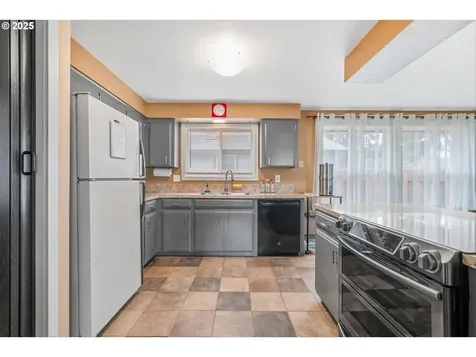 4155 NE Azalea Street Hillsboro OR 97124