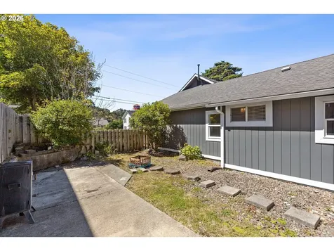 540 NW 56th Street Newport OR 97365