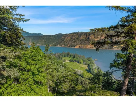 476 Country Club Road Hood River OR 97031