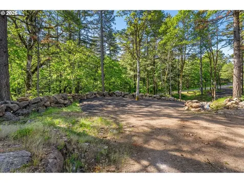476 Country Club Road Hood River OR 97031