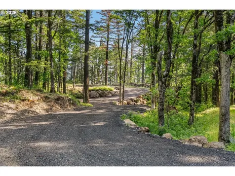 476 Country Club Road Hood River OR 97031