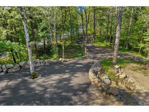 476 Country Club Road Hood River OR 97031
