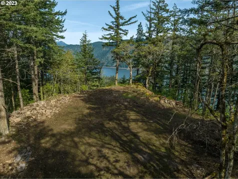 476 Country Club Road Hood River OR 97031