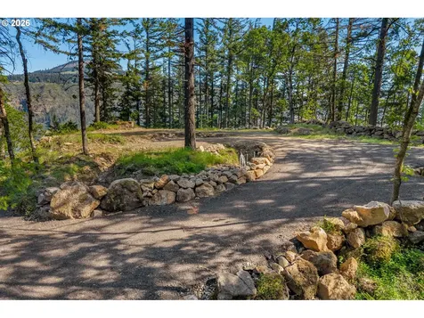476 Country Club Road Hood River OR 97031