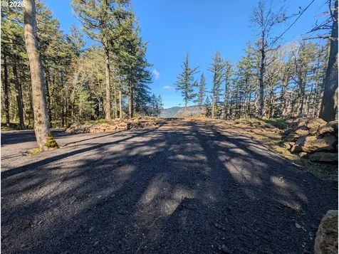 476 Country Club Road Hood River OR 97031