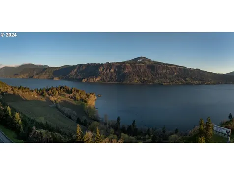 476 Country Club Road Hood River OR 97031