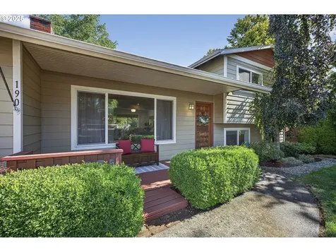 190 SE Hacienda Court Gresham OR 97080