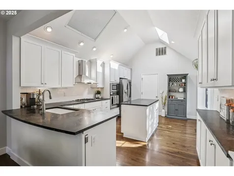 7609 SW Afton Lane Portland OR 97224