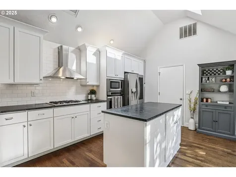 7609 SW Afton Lane Portland OR 97224