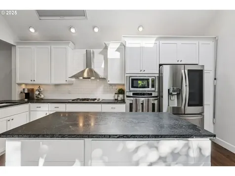 7609 SW Afton Lane Portland OR 97224