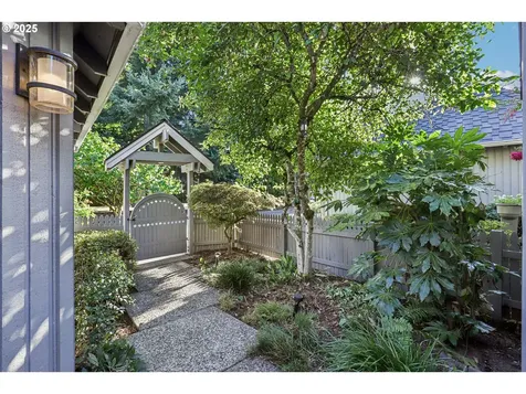 7609 SW Afton Lane Portland OR 97224