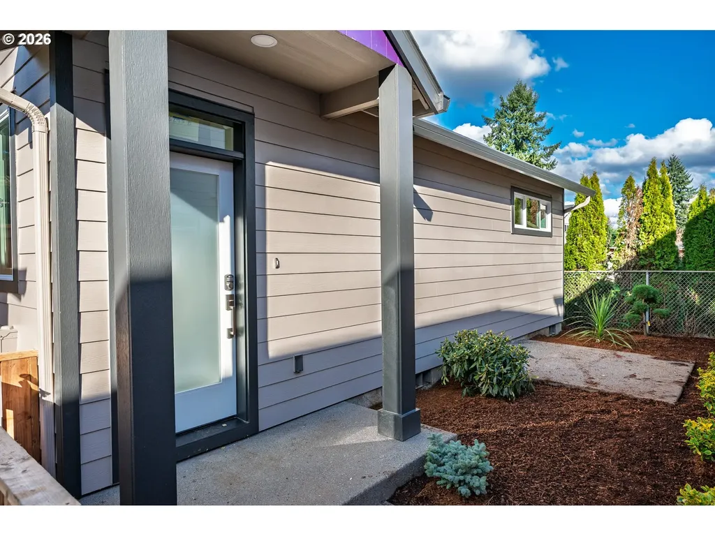 6235 SE Knapp Street Portland OR 97206