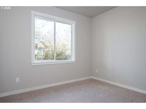 6235 SE Knapp Street Portland OR 97206