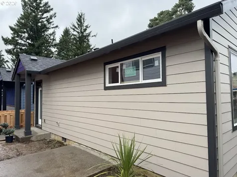 6235 SE Knapp Street Portland OR 97206