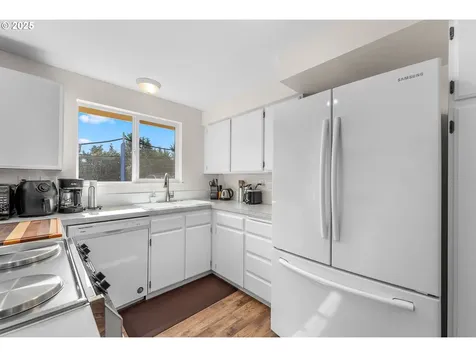 1371 NW Jefferson Street Roseburg OR 97471