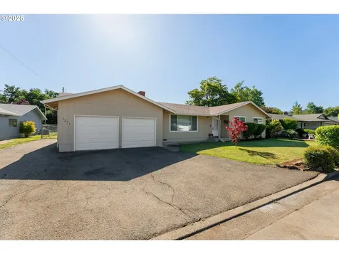 1371 NW Jefferson Street Roseburg OR 97471