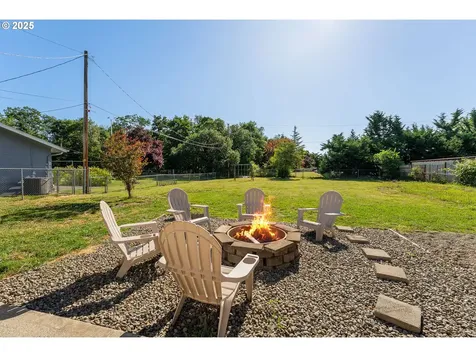 1371 NW Jefferson Street Roseburg OR 97471